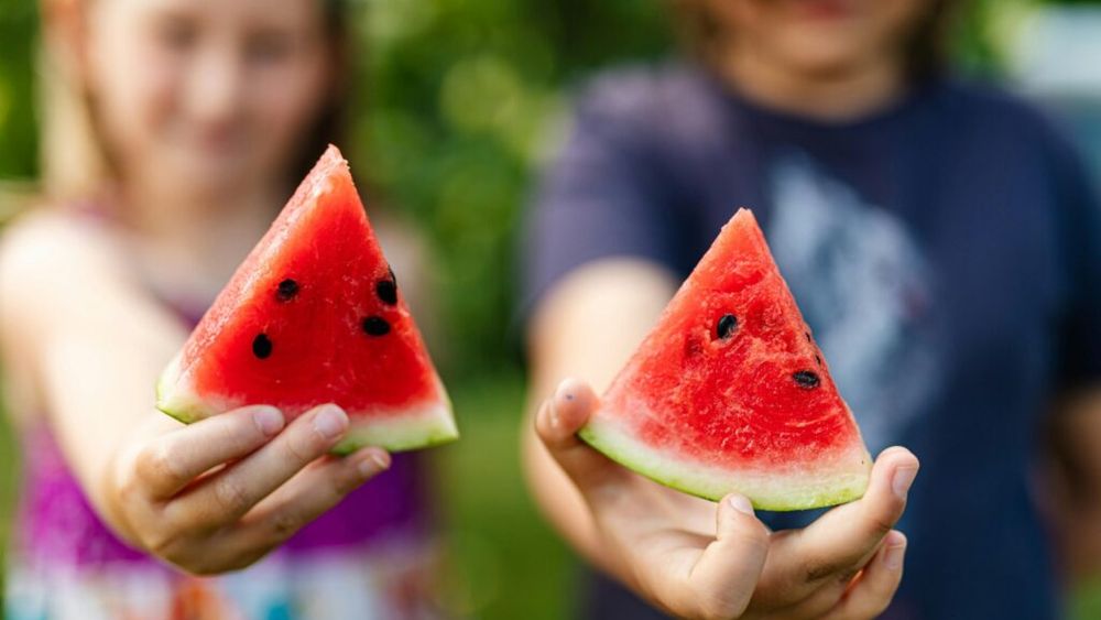 În lupta cu canicula ai un aliat, limonada cu pepene roșu. Conține numai ingrediente hidratante și revigorante