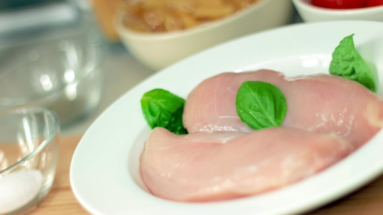 De ce mâncarea cu piept de pui de la restaurant e întotdeauna mai bună decât acasă/Secretul pe care niciun bucătar nu vrea să-l cunoști