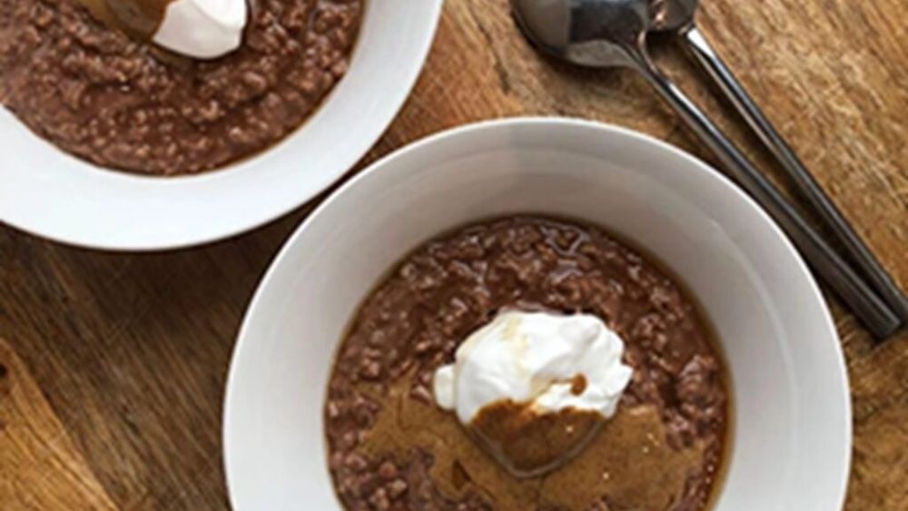 Poridge cu cacao, pentru un mic dejun pe cât de dulce, pe atât de sățios / Nu-ți va fi foame timp de ore bune