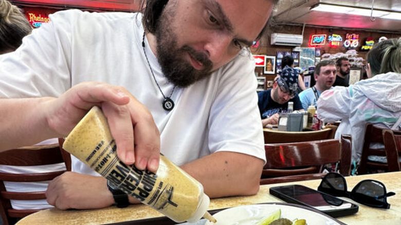 GALERIE FOTO | „Aceste localuri nu sunt doar restaurante. Sunt arhive vii ale orașului” / Călătorie culinară printr-o Americă „pe care credeam că o știm doar din filme”