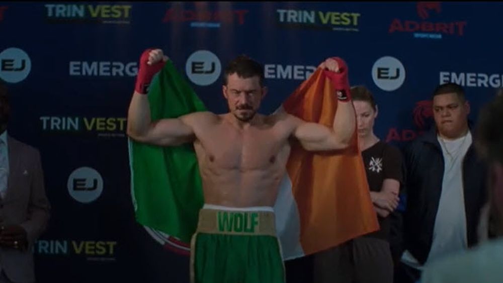 Orlando Bloom, actorul britanic din The Lord of the Rings și Hobbit, a slăbit 14 kg în doar trei luni pentru a intra în pielea personajului din The Cut/ A urmat o dietă extremă bazată aproape exclusiv pe ton și castravete, cu un consum de apă extrem de redus