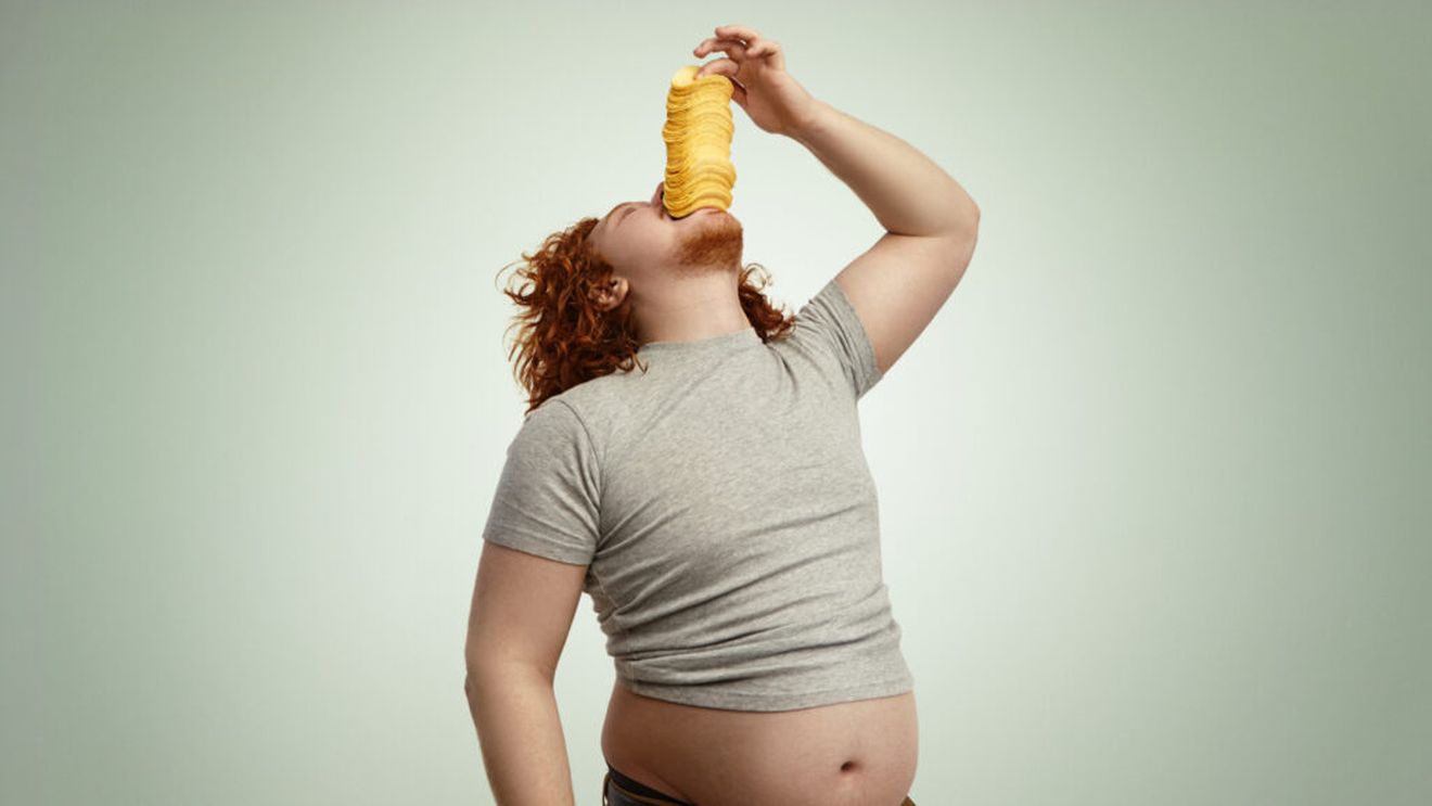 Aproape jumătate dintre cazurile de cancer ar putea fi prevenite / Excesul de greutate, fumatul și alcoolul sunt principalii factori de risc