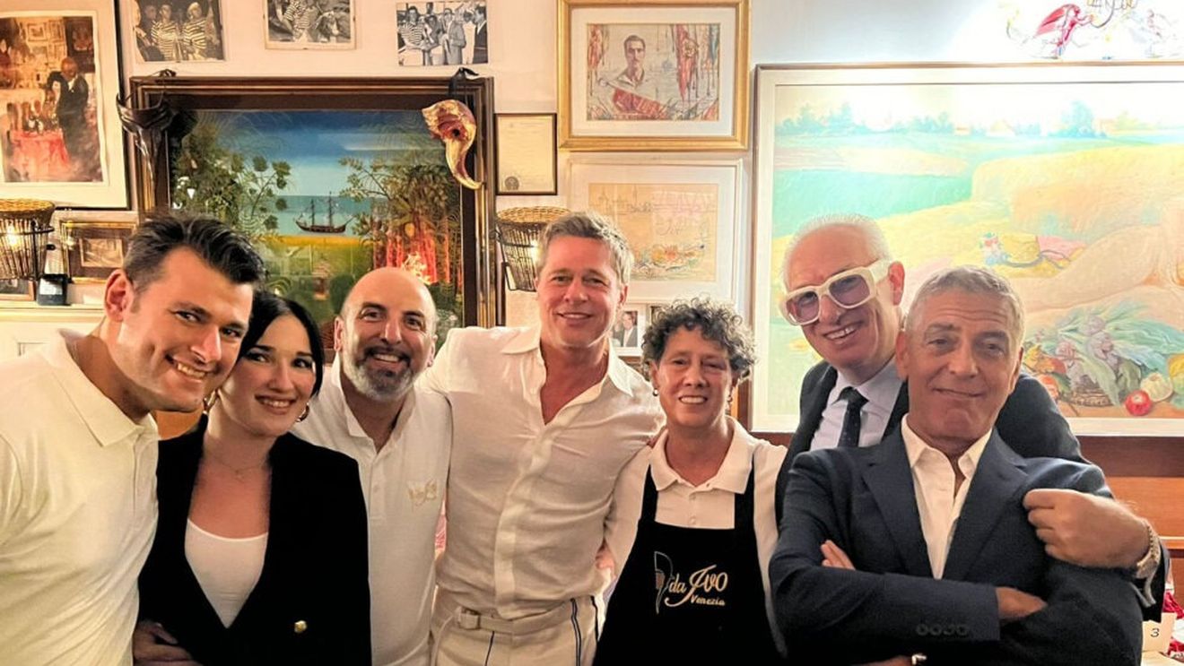 Festivalul de film de la Veneția: George Clooney l-a prezentat pe prietenul său Brad Pitt unui chef care acum un an i-a dedicat un preparat special din pește