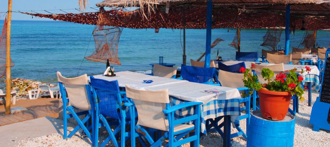 Unde găsești cele mai mici prețuri la cazare și restaurante în Europa / Țara în care costurile sunt cu peste 26% sub media UE