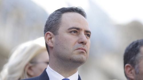 România a obținut eliminarea din PNRR a unui jalon prin care se obliga să reducă deficitul de încasare de TVA. Și-a asumat în schimb alte obligații, printre care acceptarea de plăți electronice pentru toți operatorii economici din comerțul cu amănuntul și en gros, inclusiv baruri și restaurante (Surse Economedia)