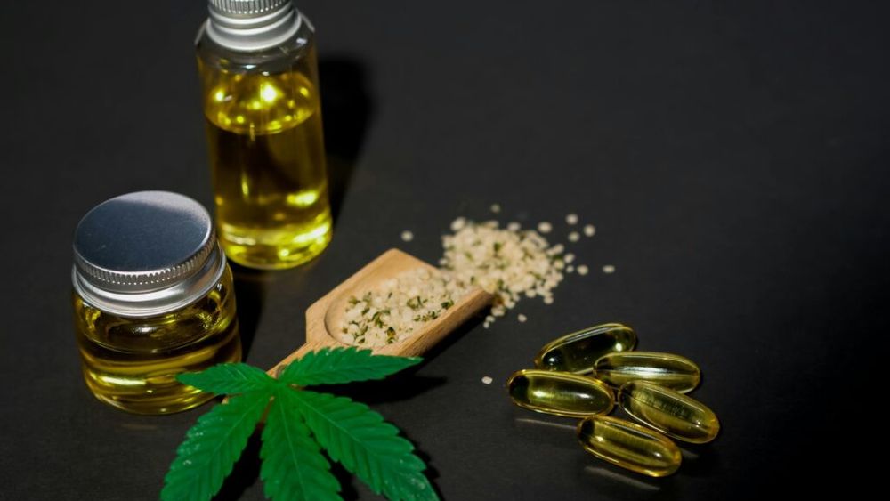 Știai că semințele de cânepă sunt un superaliment bogat în proteine și grăsimi sănătoase ce îți poate ajuta inima, digestia și imunitatea? O nutriționistă dezvăluie 8 modalități în care le poți consuma