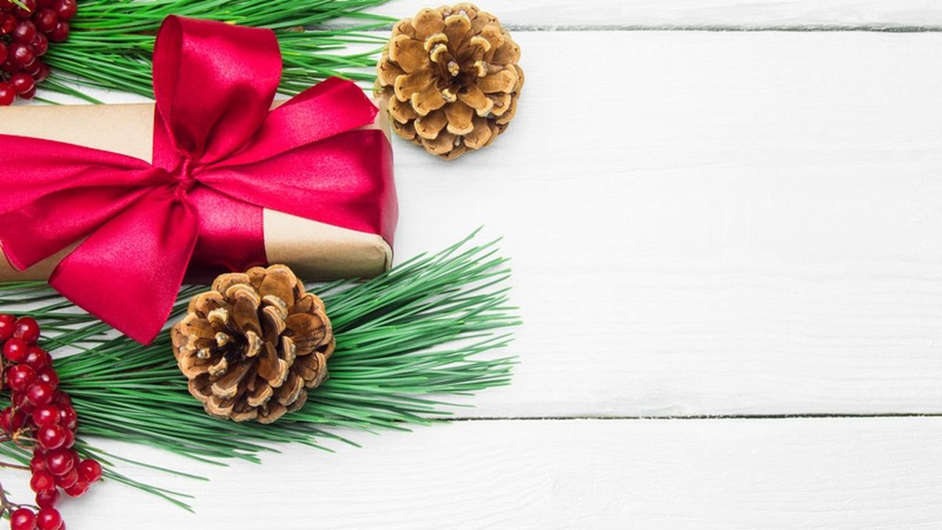 Cutiile cadou de Crăciun: ce pun cofetăriile în ele și cât costă în 2025? Cofetar: „Prețurile pornesc de la 198 lei și ajung la 625 lei”