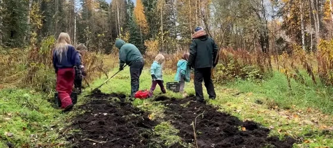 VIDEO | În Alaska, un drum la supermarket poate dura nouă ore / Cum își face provizii o familie înainte ca iarna să îngreuneze accesul