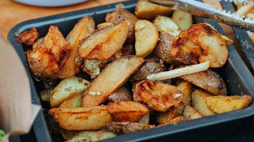 Cât de sănătoși sunt cartofii prăjiți în coajă? Medic: „Pot conține niveluri ridicate de contaminare cu metale grele și pesticide concentrate”