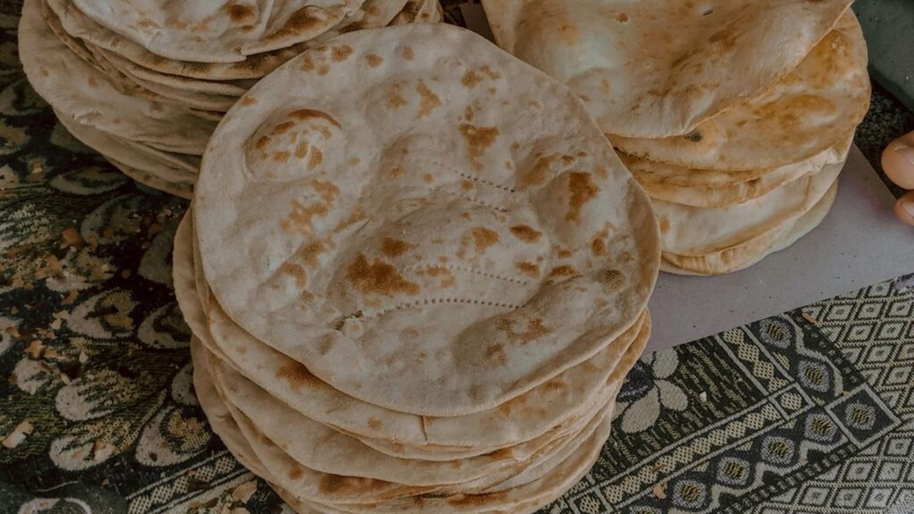 Lipie de ovăz umplută cu ingredientele preferate/ Un mic dejun fără gluten