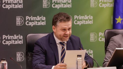 VIDEO | Ciprian Ciucu: „Gustul copilăriei e o mâncare cu sos de roșii cu pui, pe care o face mama mea, învățată de la bunica mea din Oltenia”/  „Nu sunt cel mai talentat bucătar”