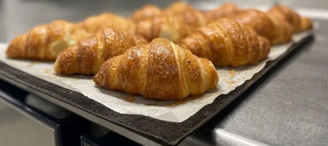 Franța pregătește o taxă pe zahăr / Croissantele și prăjiturile artizanale ar putea fi scutite / Proiectul ar viza în principal produsele procesate și preambalate vândute în supermarketuri