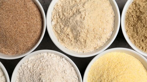 7 tipuri de făină mai sănătoasă pe care le poți folosi în locul făinii albe / Care au mai multe fibre, proteine și nutrienți