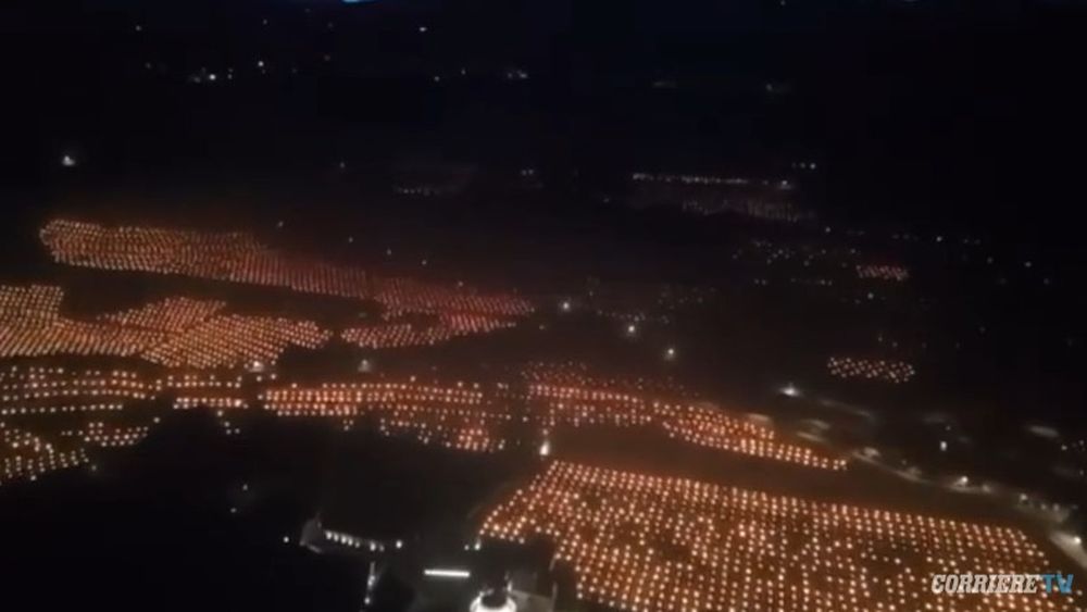 VIDEO Tirolul de Sud, iluminat noaptea de mii de focuri aprinse pentru a proteja vița de vie de îngheț