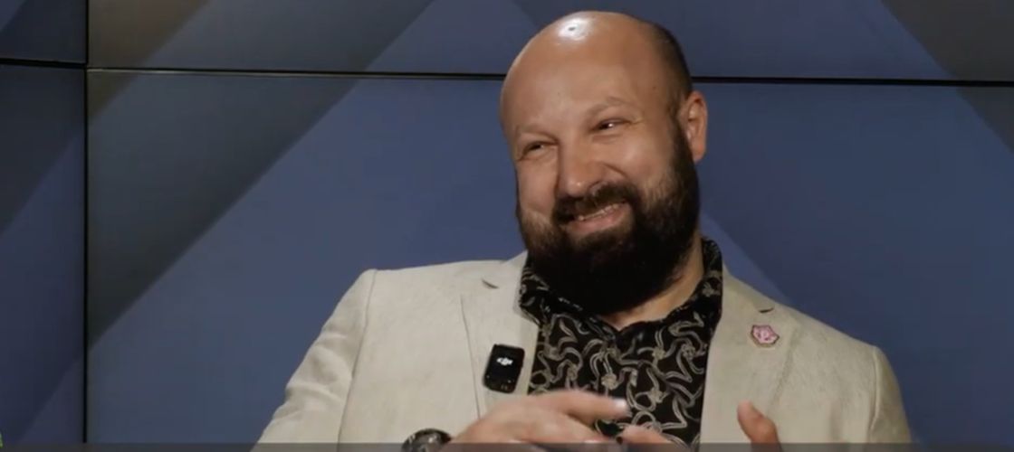 Chef Alex Cîrțu: „Dacă tu rupi fast-food-ul și bei băuturi carbogazoase, e foarte greu de crezut că și copilul tău va ajunge să mănânce zucchini” / Cum învață cei mici să facă alegeri alimentare sănătoase