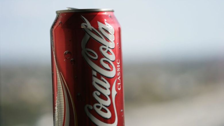 Satul în care apa este o amenințare, iar Coca-Cola beau până și bebelușii/ Cum a ajuns sucul mai ieftin și mai sigur decât apa de la robinet