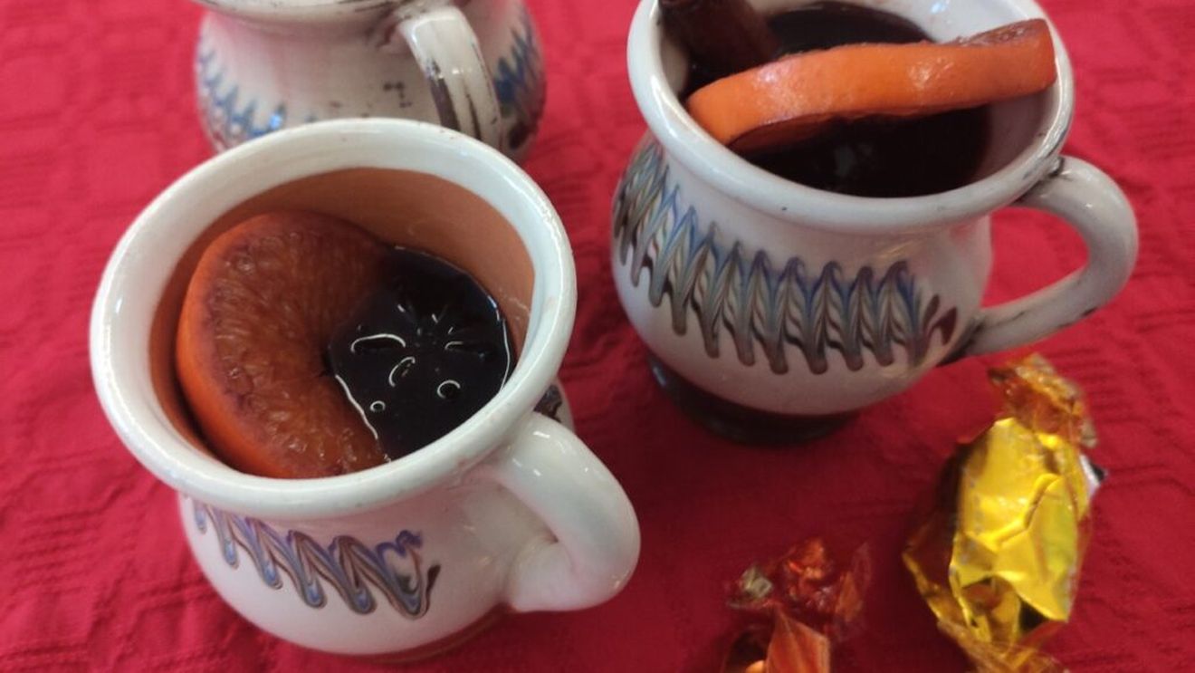 ABC în bucătărie - Cum preparăm rapid cel mai aromat vin fiert? Trucuri pentru ca vinul tău să aibă gustul celui de pe pârtia de ski