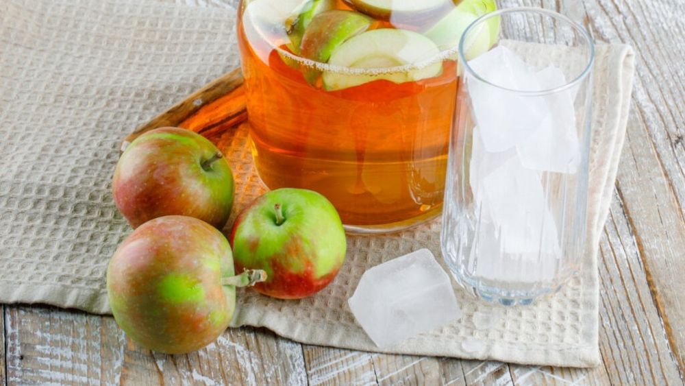 Cum să prepari un rose sangria spritzer, pentru o zi de vară/Este o băutură ușoară și răcoroasă