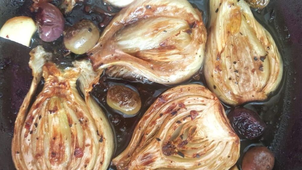 Garnituri vegetale. Fenicul soté cu măsline și usturoi. Merge cu pui, pește, cartofi sau salată verde