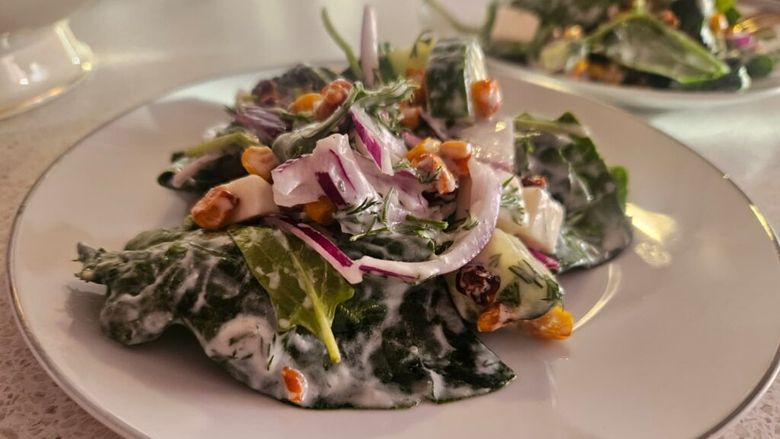 FOTO | Salată cu porumb crocant la air fryer / Rețeta este perfectă pentru o cină ușoară și a devenit virală pe rețelele de socializare