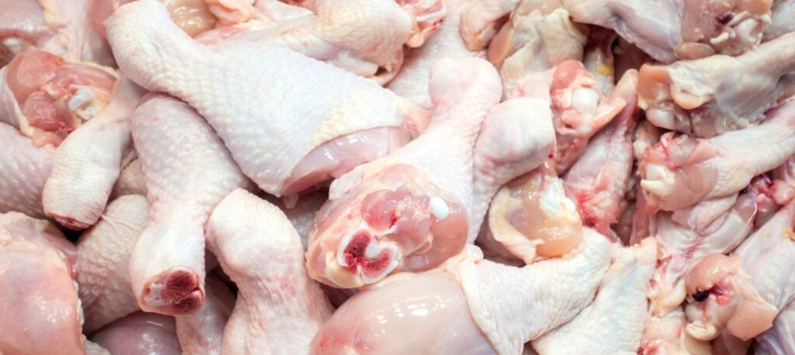 Sacrificările de animale și păsări au crescut în iunie. Producția de carne a urcat la bovine, porcine și păsări