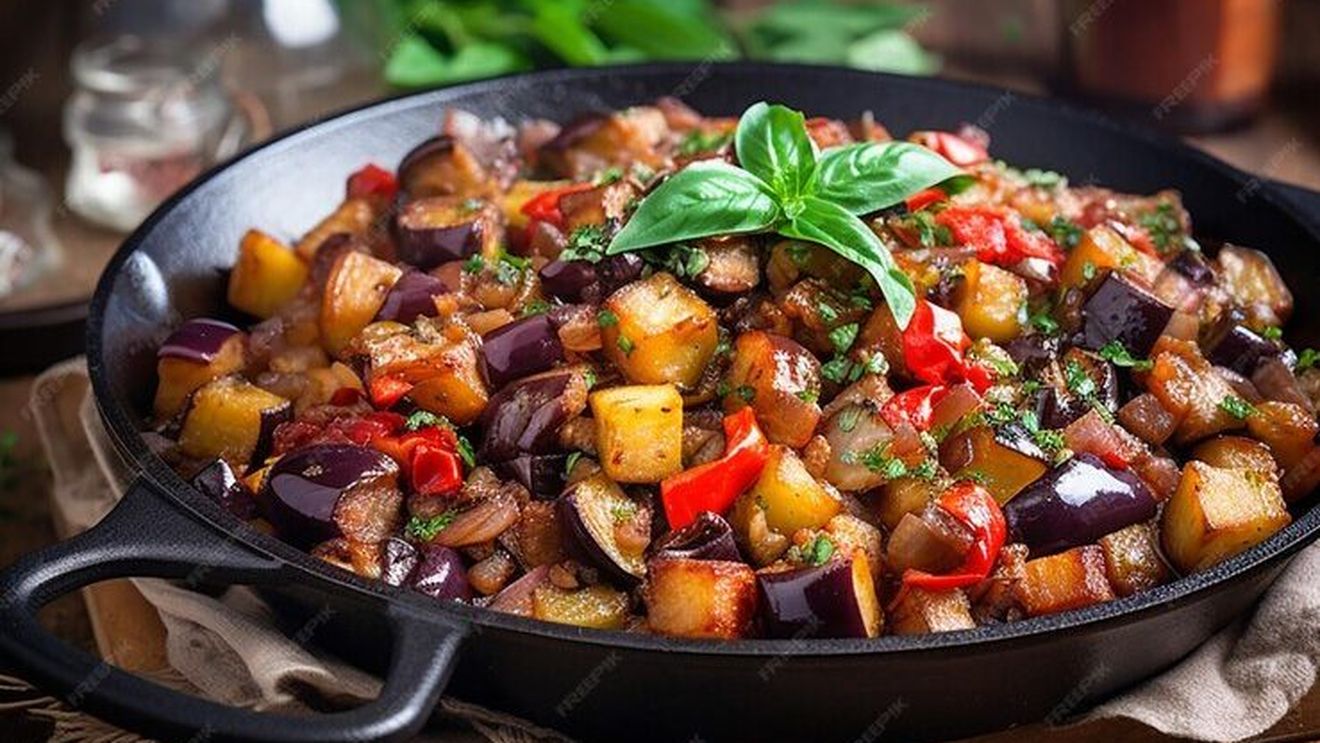 Rețetă de vară cu legume care se poate și conserva pentru iarnă. Caponata siciliană. Ca o zacuscă dar cu gust dulce acrișor și mult umami