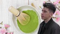 VIDEO | Cum se prepară corect matcha acasă. 2 grame, apă la 75°C și un singur secret / Călin Burghiu, GREEN DREAM: „Amestecarea se face în mișcări destul de energice, în formă de M sau W”