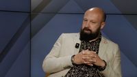 VIDEO | „DISPUTANDUM, un podcast despre gusturi cu Cosmin Dragomir” (Episodul 10) | Chef Alex Cîrțu, despre alimentația copiilor: „Dacă ai buget pentru deținuți, ar trebui să ai buget și pentru copii” / „Reticența la nou, mai ales în rândul bucătarilor, este de neimaginat”