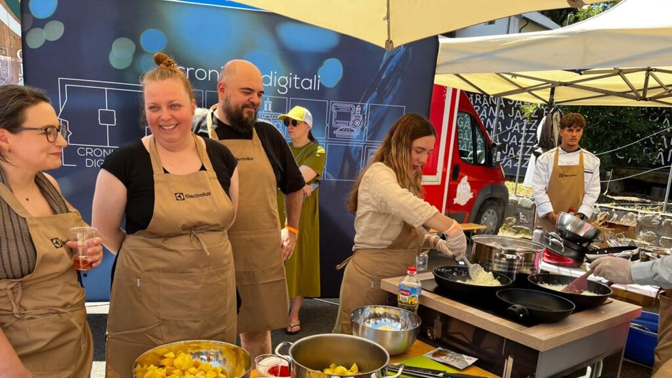 FOTO | 200 de iubitori de jazz au gătit timp de nouă ore la Gărâna / Țușpais dă ludăiță, bundaș și desert șvăbesc, în centrul unui maraton gastronomic