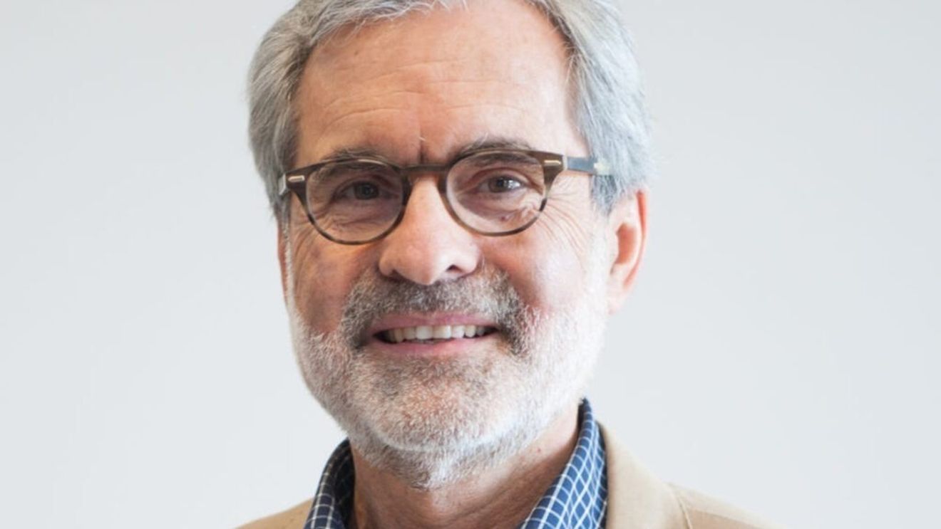 Dieta zilnică simplă și neprocesată a unui cercetător care studiază longevitatea / Deși este în principal vegetarian, profesorul consumă ocazional pește