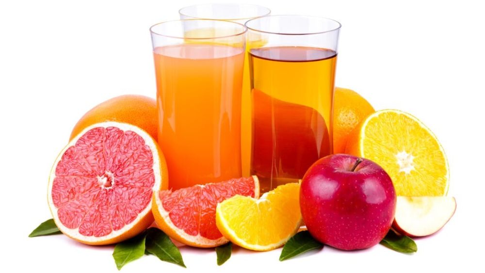 Greșeala de hidratare care poate afecta inima: Renunță la sucul de fructe ca sursă principală de hidratare / Apa reduce riscul evenimentelor cardiace, iar hidratarea corectă protejează inima