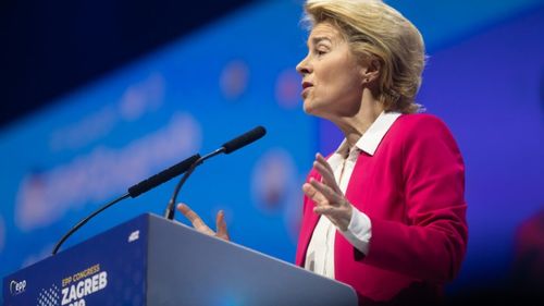 Comisia Europeană propune taxe de până la 25 % pentru produsele din SUA, ca prim răspuns / Pe listă se află, printre altele, găini ouătoare, diverse tipuri de carne de pasăre sau cafea