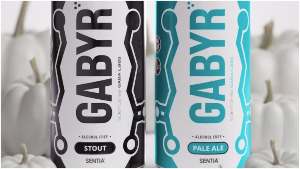 Noua bere fără alcool care te „îmbată”/ Efecte și riscuri asupra creierului ale acestui nou tip de băutură