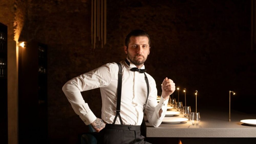 Un chef italian cu o stea Michelin a pus în pauză munca în restaurant pentru a se dedica creării unui instrument AI dedicat gastronomiei. „Cunoaște toate culturile lumii. Va fi ceva revoluționar”