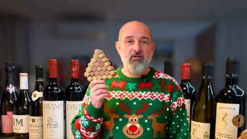 VIDEO | Connaisseur fără ifose (Ep. 61) | Ce vinuri nu ar trebui să îți lipsească de pe masă, de sărbători / Recomandările lui Cezar Ioan