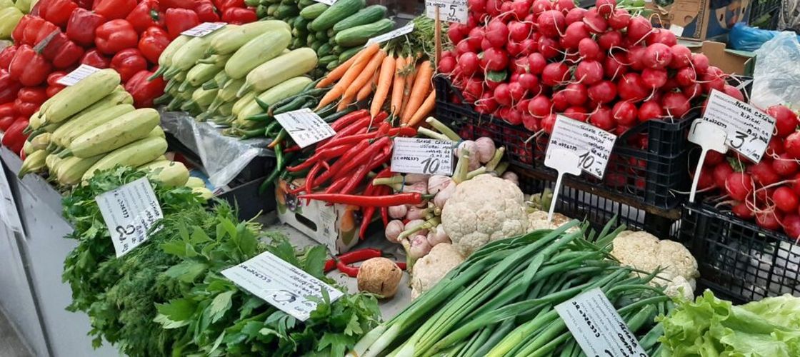 FOTO | Deși a început Postul Paștelui, prețurile nu au crescut. Piețele abundă de produse vegetale