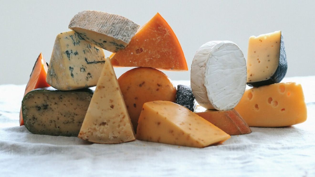 Protecția brânzeturilor europene premium tensionează negocierile comerciale internaționale / Etichetele cu denumiri geografice, motivul disputelor internaționale