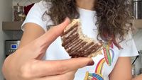 Rețeta virală de biscuiți cu banană și cocos care se face în 20 de minute / Au doar 3 ingrediente și nu conțin zahăr rafinat