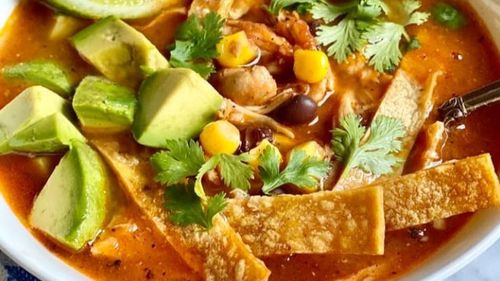 Rețetele Juanitei | Supă de tortilla sau supa aztecă – rețeta mexicană adaptată la gusturile (și ingredientele) europene