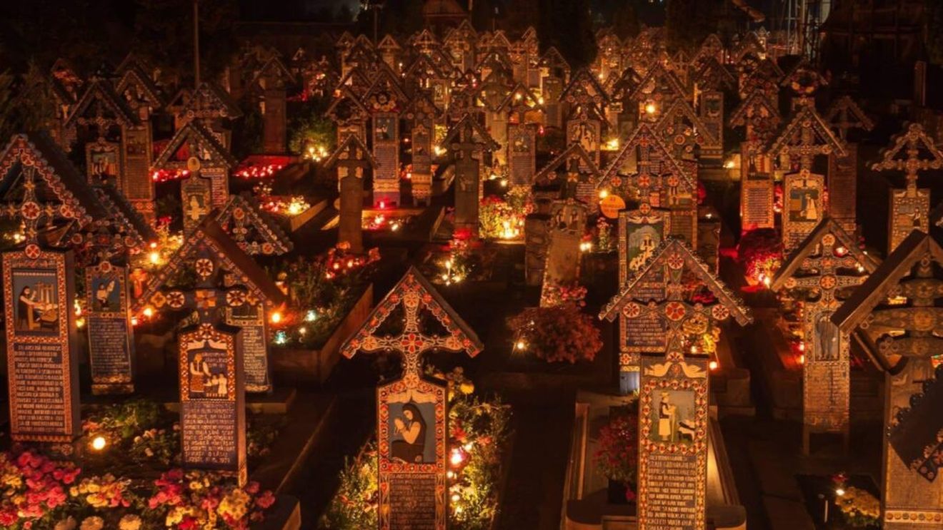 „Ziua morților” sau „Luminația”, sărbătoarea de pomenire a celor trecuți la cele veșnice/Este ziua în care se oferă bucate drept pomană, pentru sufletele celor plecați dintre noi