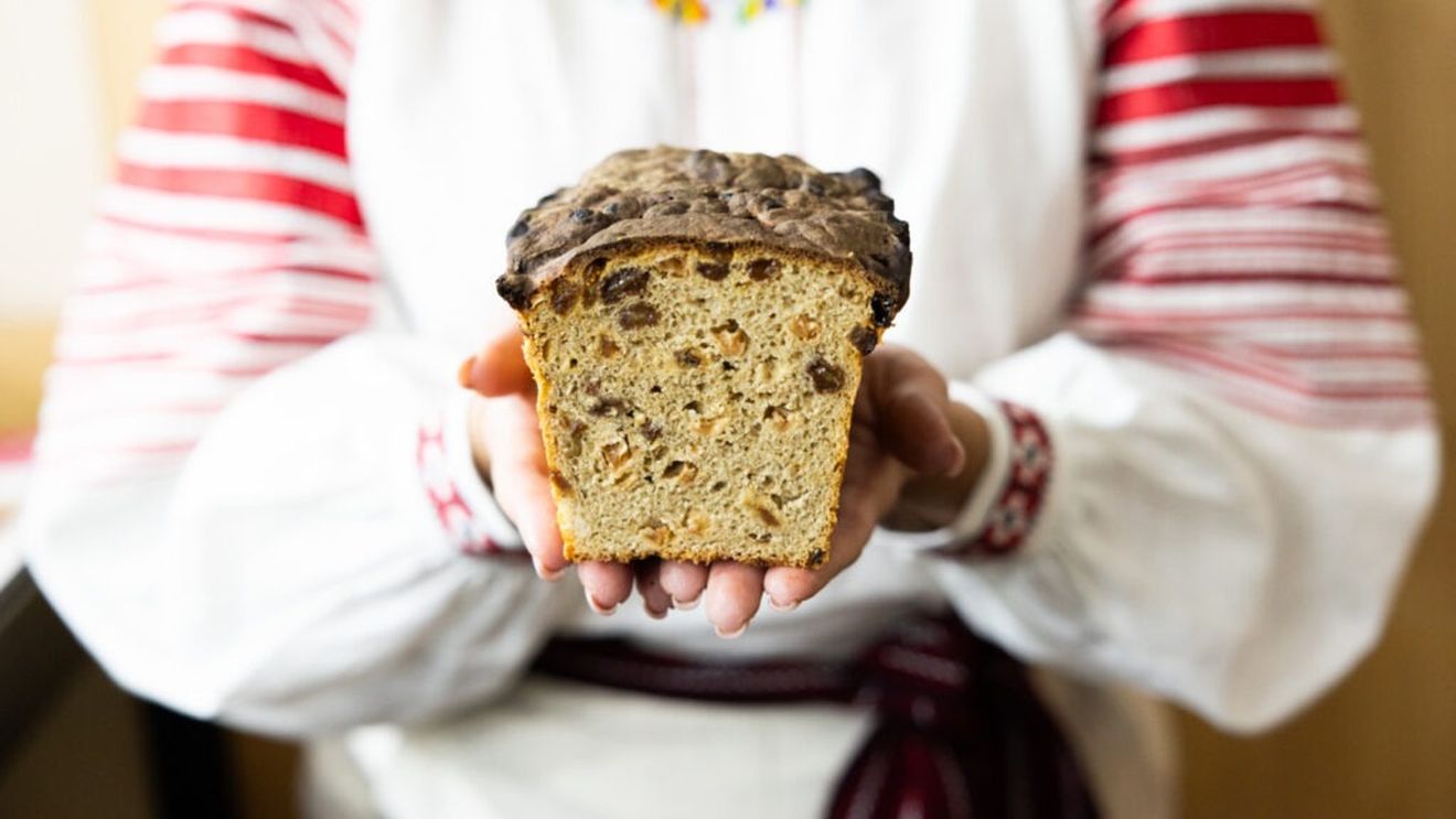 Analiză New York Times: De ce 2026 va fi anul „luxului discret” în gastronomie / „Consumatorul se întoarce către alimente integrale, către pâinea cu maia, varza murată și conservele făcute în casă”