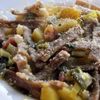 Pastele de vineri seară. Pizzoccheri sau paste din făină de hrișcă, servite cu cartofi, varză și brânzeturi. Au devenit mâncarea preferată la Olimpiada Milano-Cortina