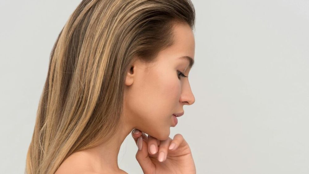 Crăciunul ți-ar putea afecta pielea? Un dermatolog spune că da! Zahărul favorizează ridurile, iar vinul, băut în exces, poate face tenul uleios