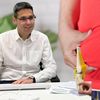 Interviu | Dr. Ștefan Mogoș: „Alimentația poate susține sănătatea articulațiilor, dar nu poate reconstrui un cartilaj distrus” / „Nu există dovezi științifice că suplimentele refac cartilajul”