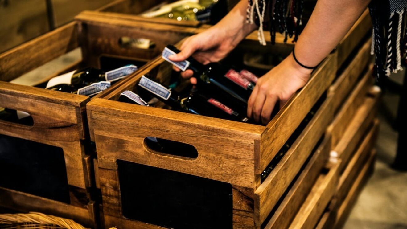 Anul 2025 este al treilea an consecutiv de scădere a exporturilor franceze de vin şi băuturi spirtoase / Este efectul tarifelor vamale americane și a taxelor antidumping impuse de China