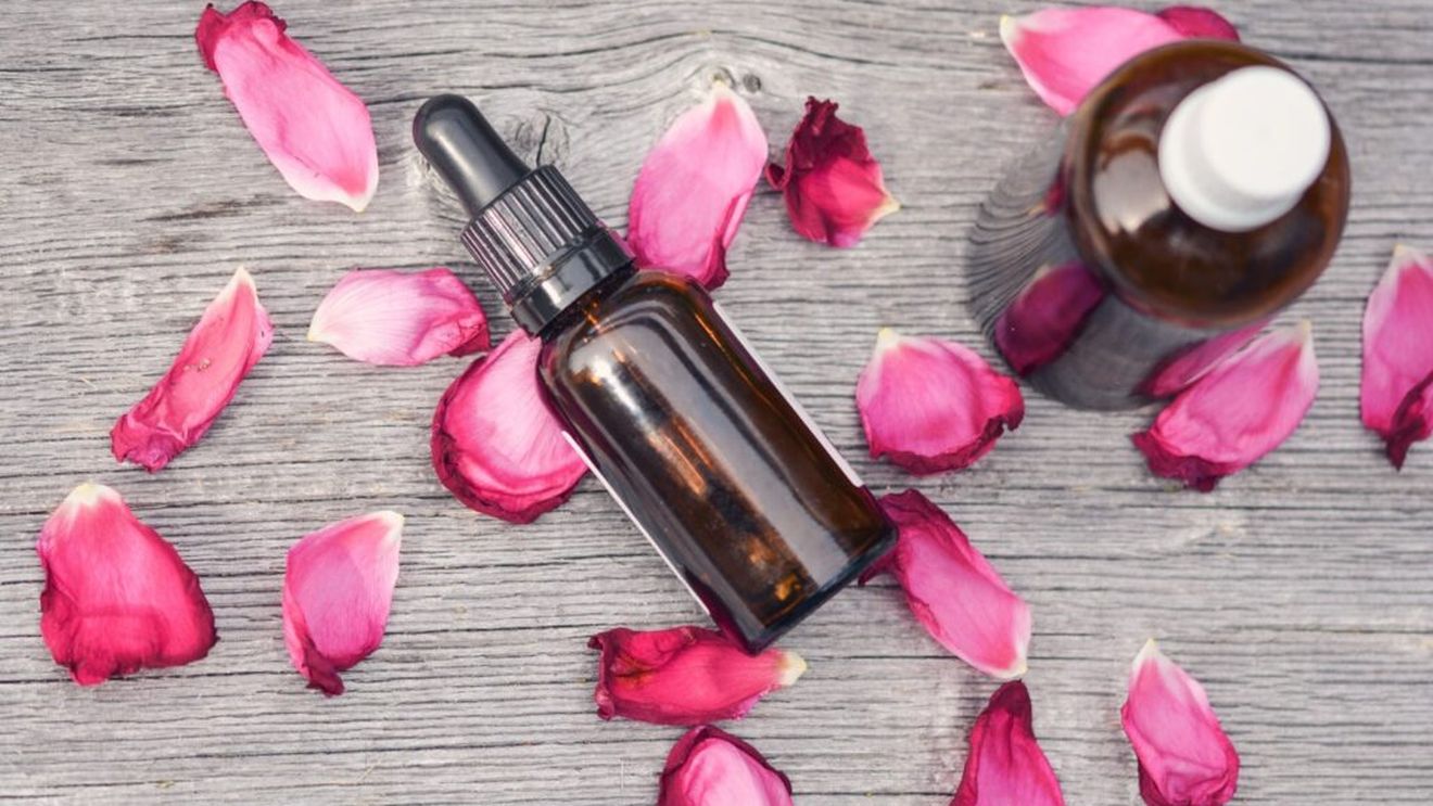 Producţia de ulei de trandafir din Bulgaria, în creștere în 2024 față de anul trecut / Exporturile sunt în principal către SUA, China, Australia, Japonia, India şi Marea Britanie / Preţurile variază de la 9.500 de dolari la 16.050 de dolari pe kilogram