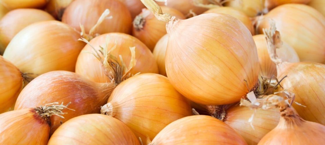 În Moldova, prețurile la ceapă au crescut cu 50%/ Stocurile de pe piața internă mai ajung 3 săptămâni