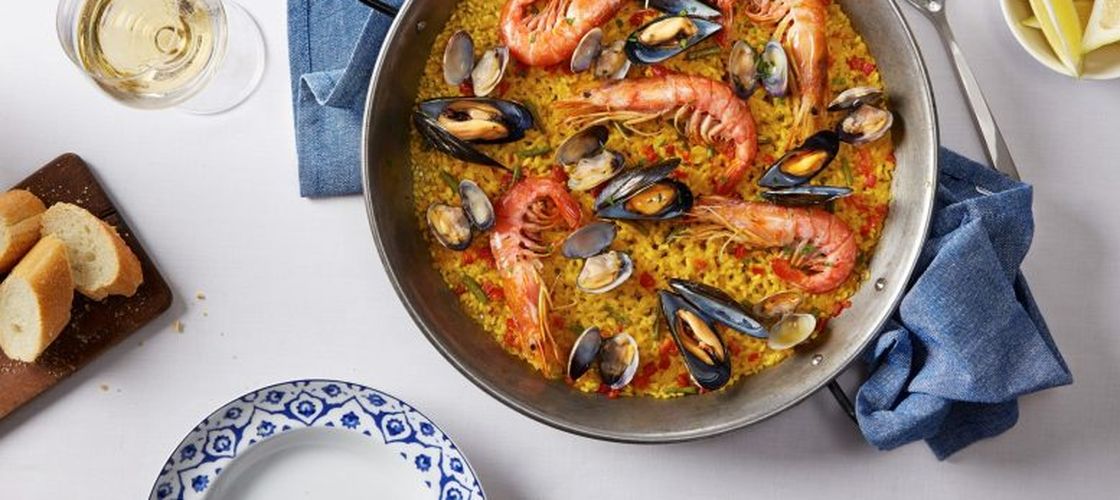 „Paella se mănâncă la prânz” / 5 reguli nescrise pe care turiștii ar trebui să le știe în Spania