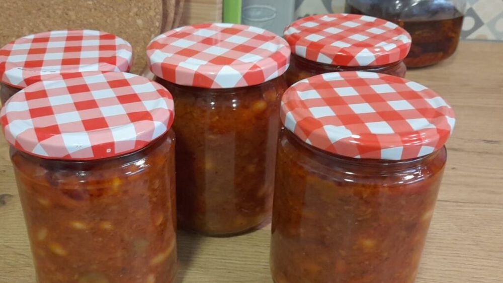 Rețetele Juanitei: Zacusca de fasole albă. Preparat vegetarian cu legume și proteină vegetală