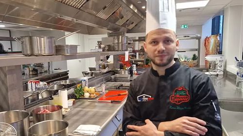 Un chef român în finala Campionatului european de bucătari specializaţi în măruntaie